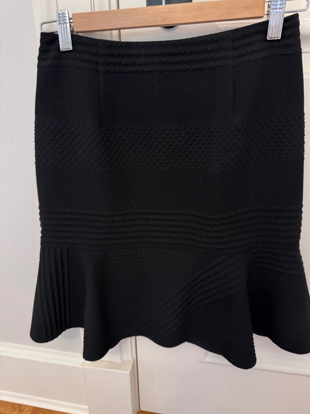 Hugo Boss flounce skirt size 2
